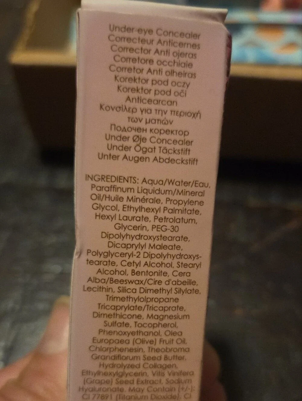 WINKY LUX Pink Floral Full-Coverage Under-Eye Concealer Light